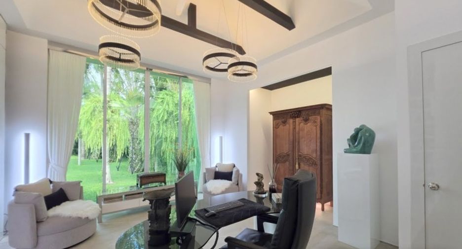 Casa en venta de 4 habitaciones en Bang Lamung, Chonburi