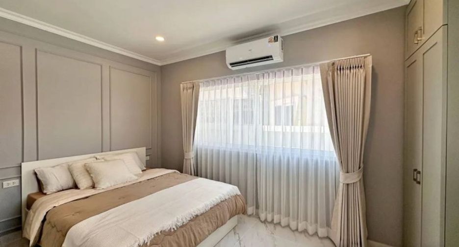 For sale 4 bedrooms house in Bang Lamung, Chonburi