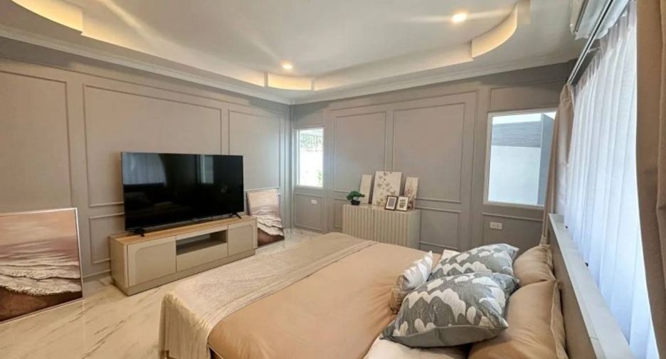 For sale 4 bedrooms house in Bang Lamung, Chonburi