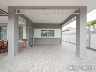 Haus zum Kauf mit 4 Zimmer in Bang Lamung, Chonburi