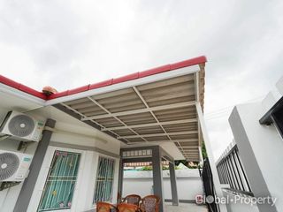 Haus zum Kauf mit 4 Zimmer in Bang Lamung, Chonburi
