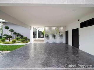 Haus zum Kauf mit 6 Zimmer in Bang Lamung, Chonburi