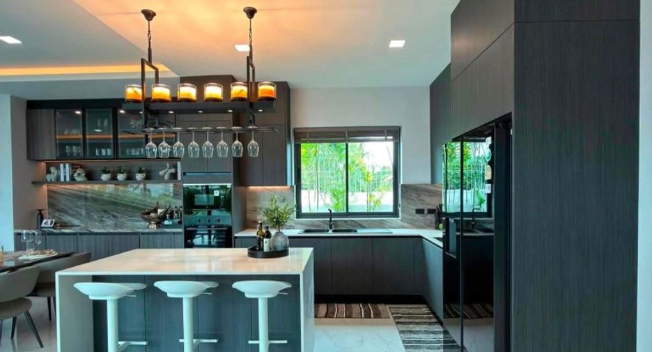 For sale 6 bedrooms house in Bang Lamung, Chonburi