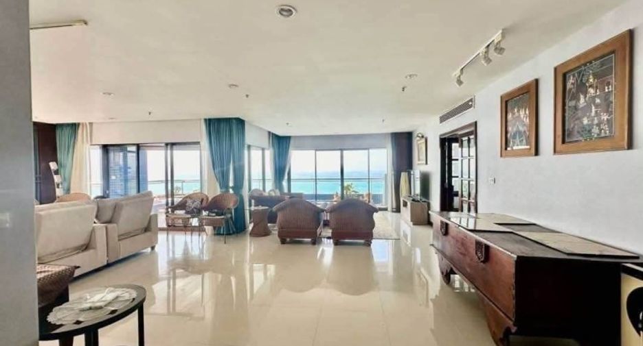 For sale 3 bedrooms condo in Bang Lamung, Chonburi