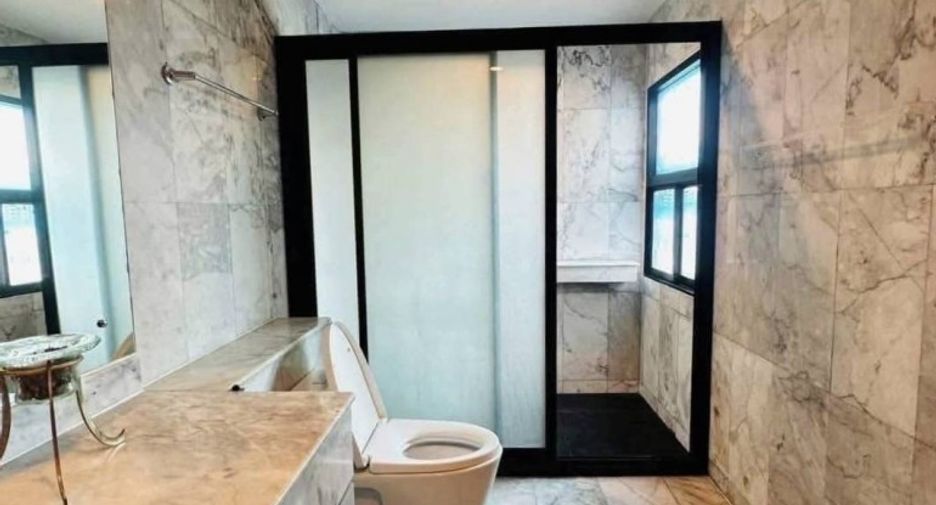 For sale 3 bedrooms condo in Bang Lamung, Chonburi