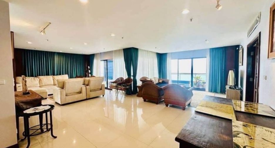 For sale 3 bedrooms condo in Bang Lamung, Chonburi