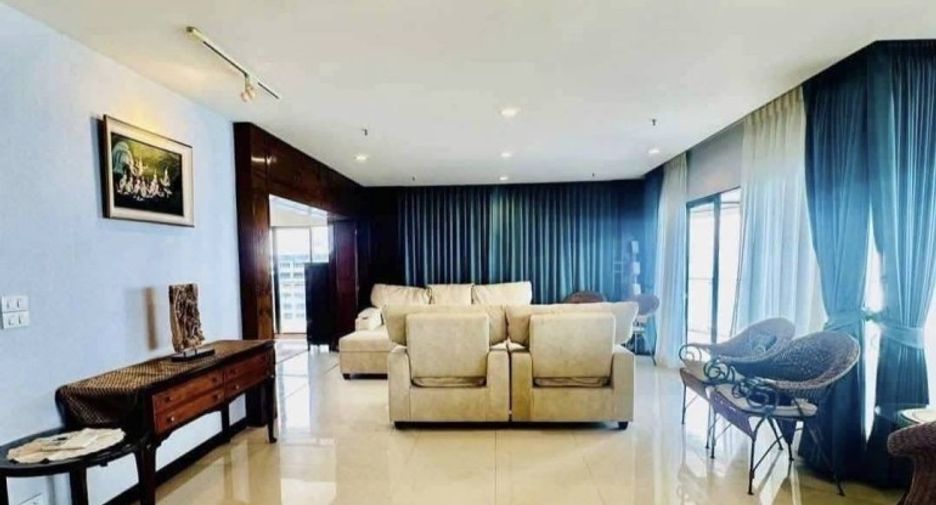 For sale 3 bedrooms condo in Bang Lamung, Chonburi