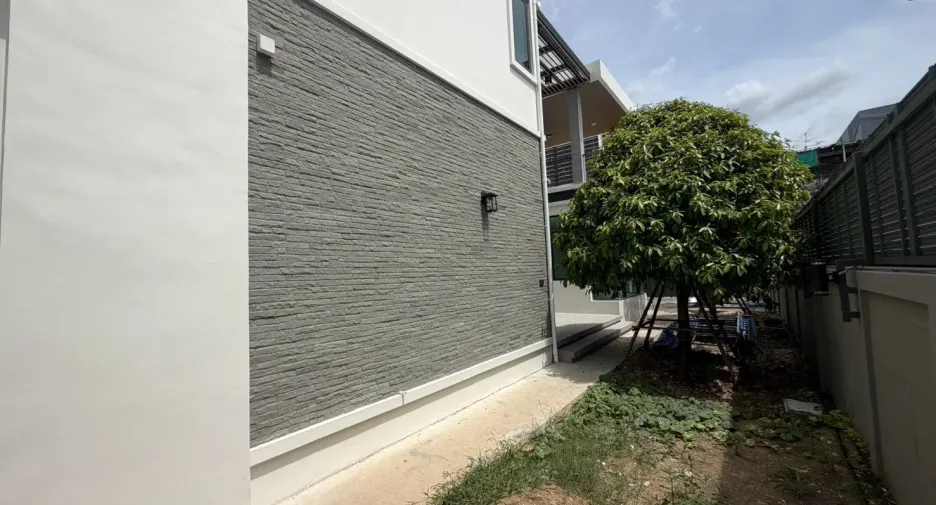For rent 4 ベッドルーム house in Bang Sue, Bangkok