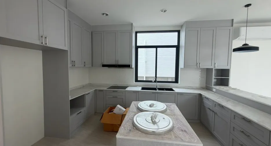 For rent 4 ベッドルーム house in Bang Sue, Bangkok
