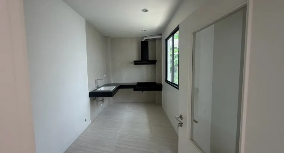 For rent 4 ベッドルーム house in Bang Sue, Bangkok