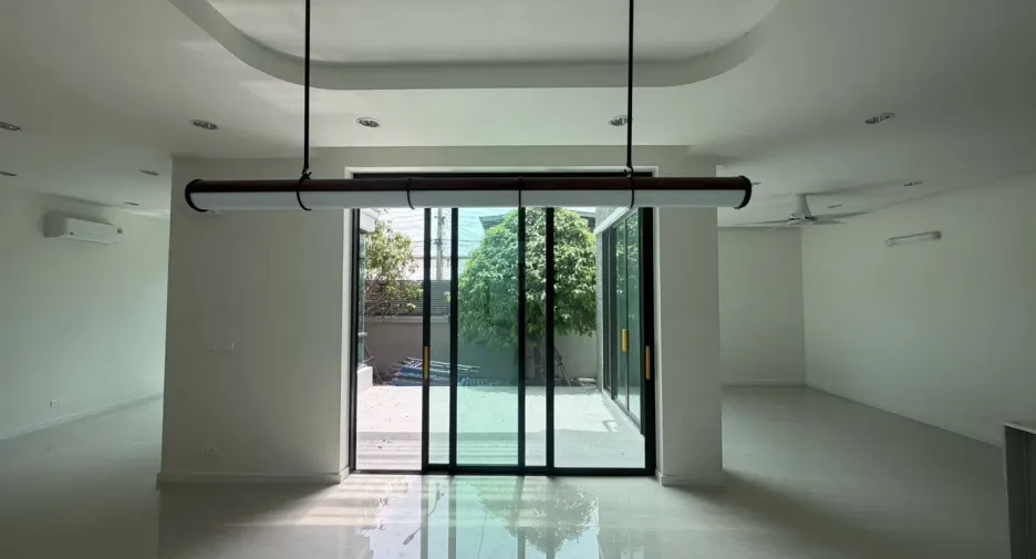 For rent 4 ベッドルーム house in Bang Sue, Bangkok