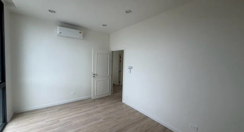 For rent 4 ベッドルーム house in Bang Sue, Bangkok