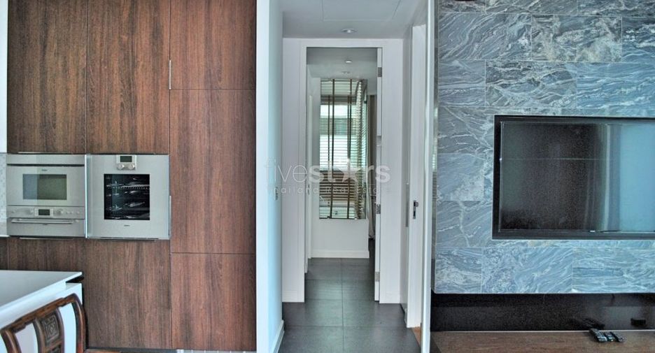 For rent 2 bedrooms condo in Pathum Wan, Bangkok