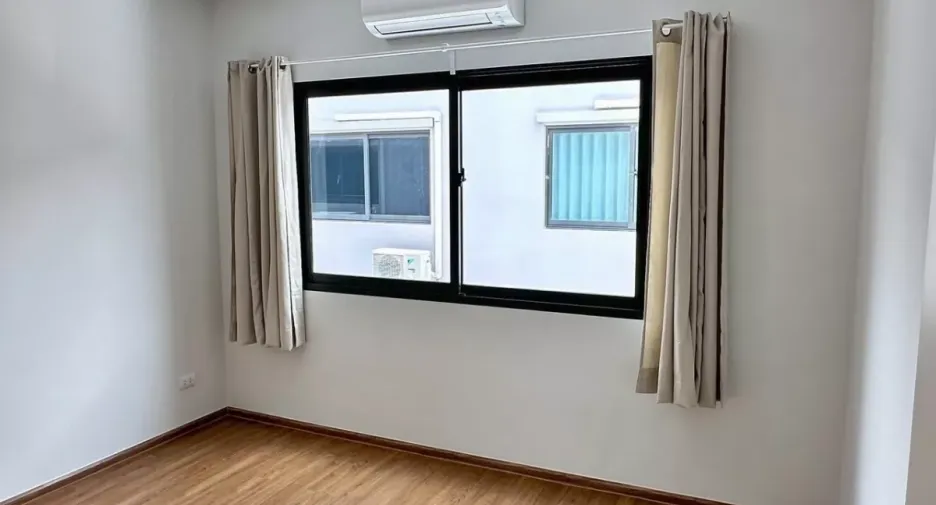 出租 3 卧室 联排别墅 在 Bang Phli, Samut Prakan