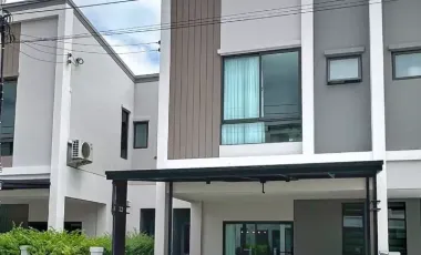 出租 3 卧室 联排别墅 在 Bang Phli, Samut Prakan