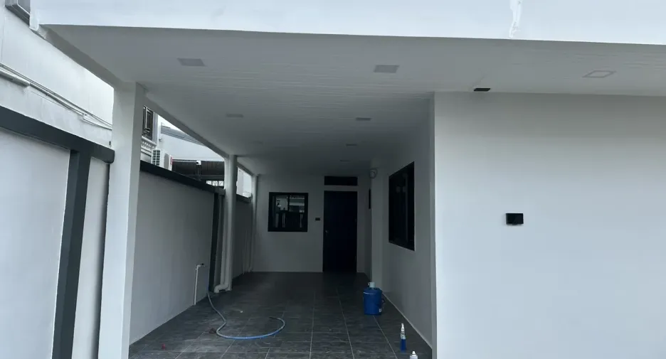 Oficina en alquiler de 7 habitaciones en Phra Khanong, Bangkok