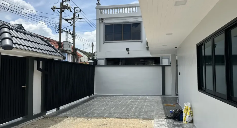 Oficina en alquiler de 7 habitaciones en Phra Khanong, Bangkok