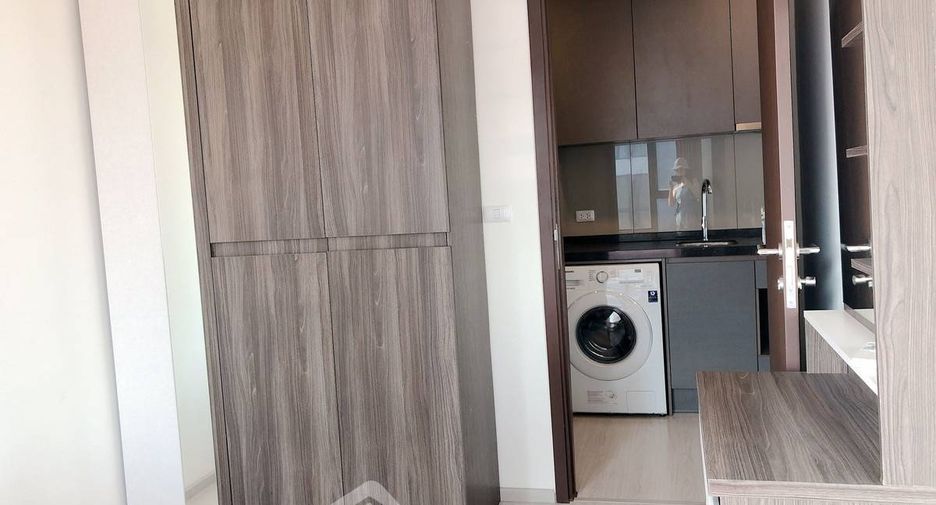Condo en alquiler de 2 habitaciones en Huai Khwang, Bangkok