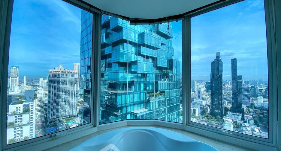 For sale 3 bedrooms condo in Sathon, Bangkok