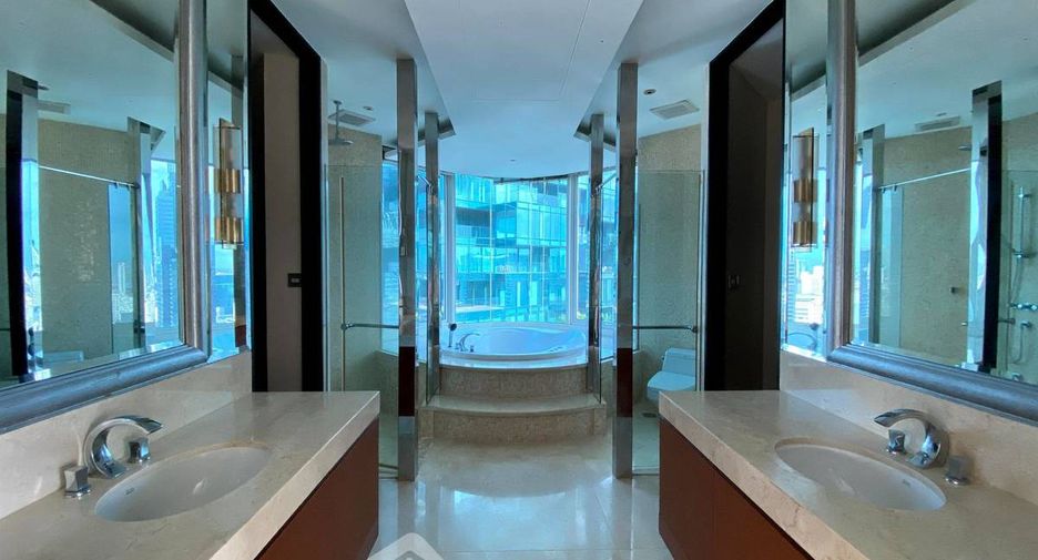 For sale 3 bedrooms condo in Sathon, Bangkok