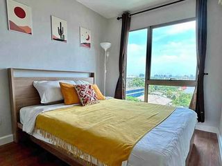 Condo en venta de 2 habitaciones en Huai Khwang, Bangkok