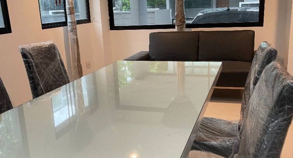 Reihenhaus zur Miete mit 3 Zimmer in Suan Luang, Bangkok