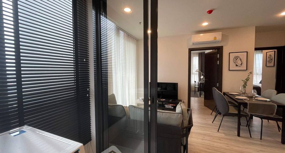 Condo en alquiler de 2 habitaciones en Huai Khwang, Bangkok