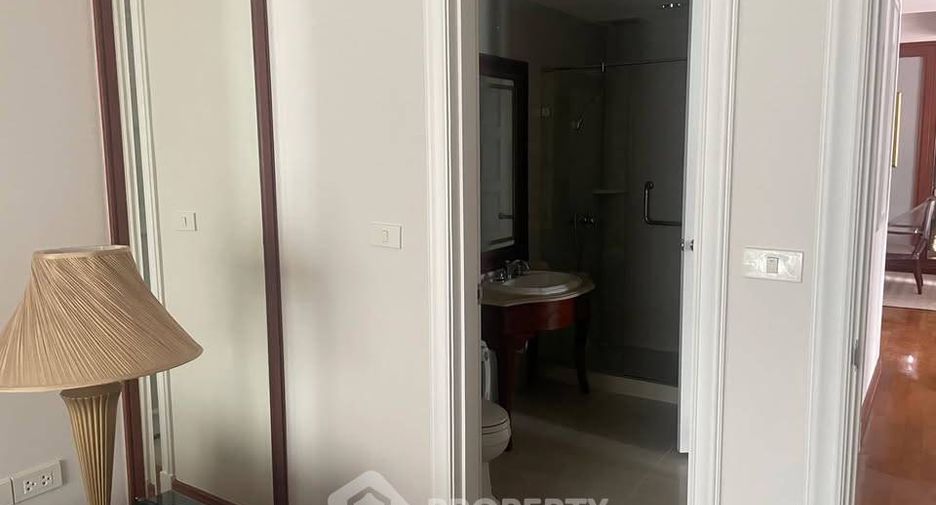 Condo en alquiler de 2 habitaciones en Khlong Toei, Bangkok