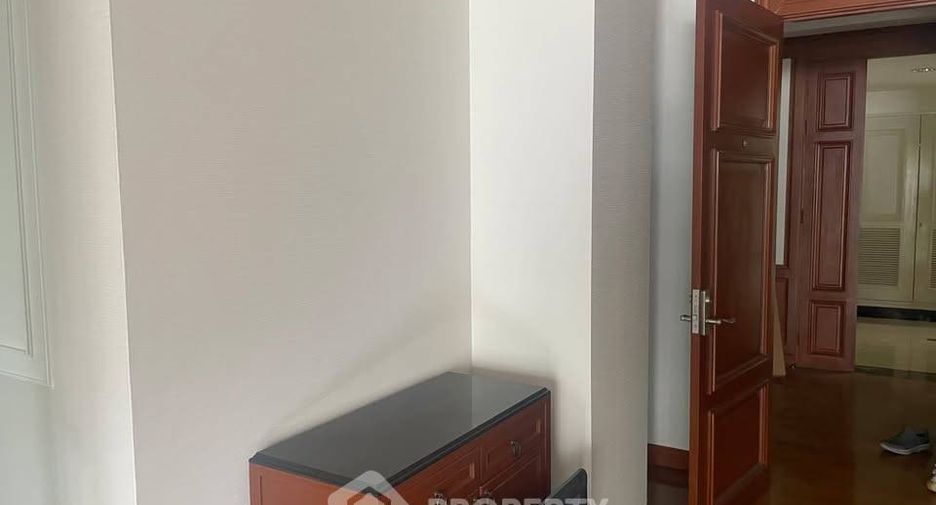 Condo en alquiler de 2 habitaciones en Khlong Toei, Bangkok