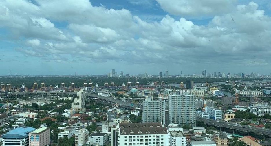 For rent 2 bedrooms condo in Phra Khanong, Bangkok