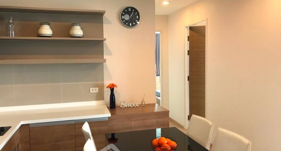 For rent 2 bedrooms condo in Phra Khanong, Bangkok