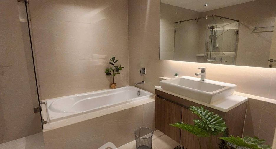 For rent 2 bedrooms condo in Khlong Toei, Bangkok