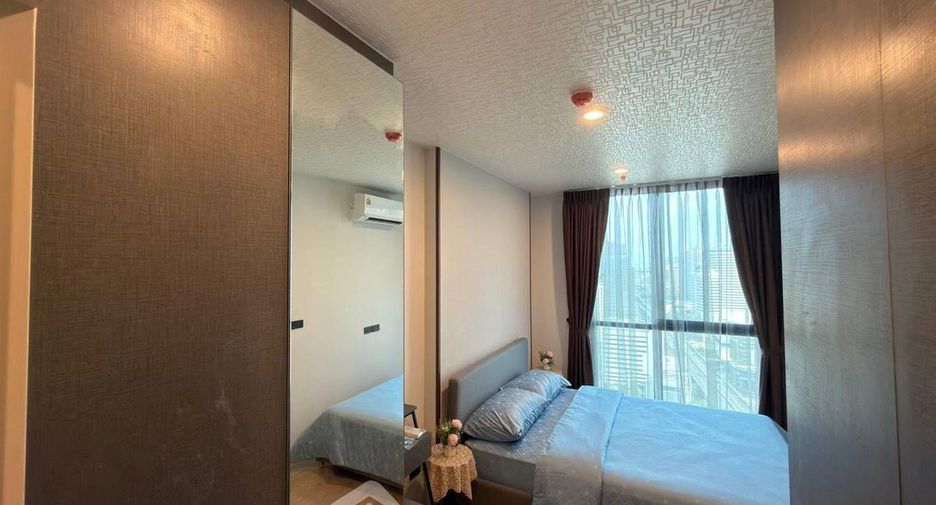 À vendre 3 chambres condo à Huai Khwang, Bangkok