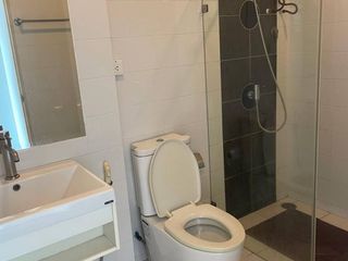 Condo en venta de 2 habitaciones en Yan Nawa, Bangkok