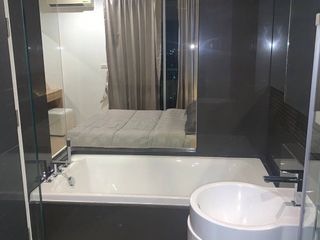 Condo en alquiler y en venta de 1 habitaciones en Phra Khanong, Bangkok