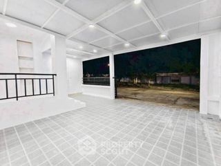 Casa en venta de 3 habitaciones en Si Racha, Chonburi