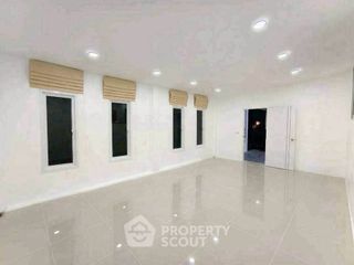 Casa en venta de 3 habitaciones en Si Racha, Chonburi