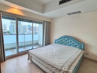 Condo en venta de 2 habitaciones en Yan Nawa, Bangkok