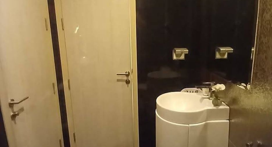Condo en venta de 2 habitaciones en Khlong Toei, Bangkok