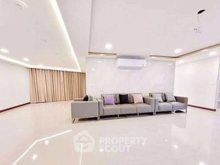 À vendre 3 chambres condo à Khlong Toei, Bangkok