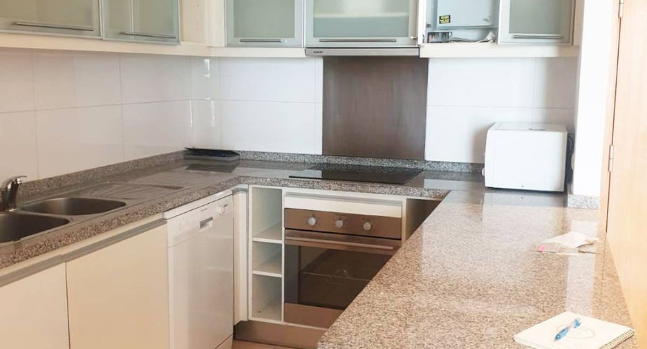 Condo en venta de 2 habitaciones en Khlong Toei, Bangkok