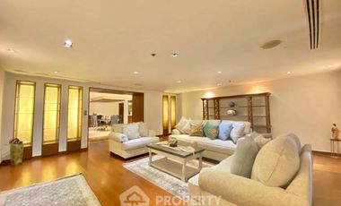 Condo en alquiler y en venta de 3 habitaciones en Watthana, Bangkok