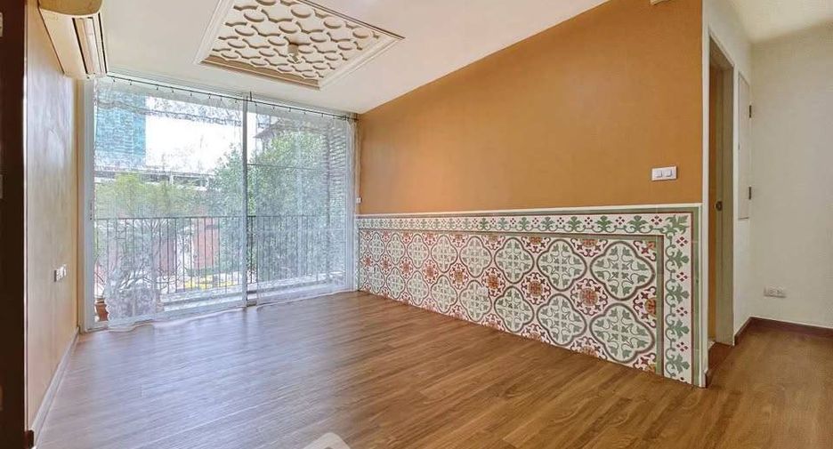 For sale 1 bed condo in Sathon, Bangkok