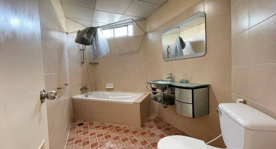 Wohnung zur Miete und zum Kauf mit 2 Zimmer in Watthana, Bangkok