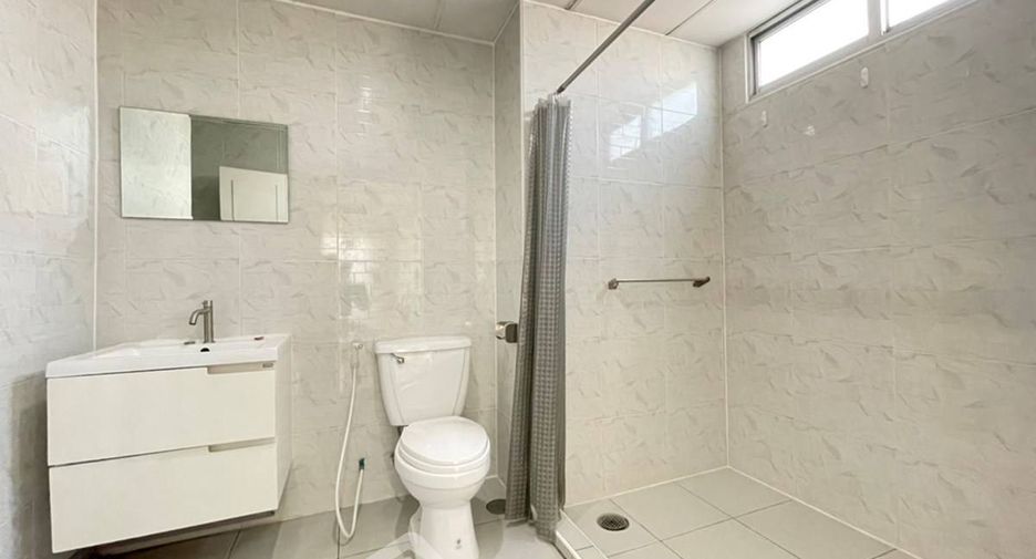 Wohnung zur Miete und zum Kauf mit 2 Zimmer in Watthana, Bangkok