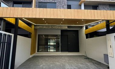 Reihenhaus zur Miete und zum Kauf mit 3 Zimmer in Lat Phrao, Bangkok