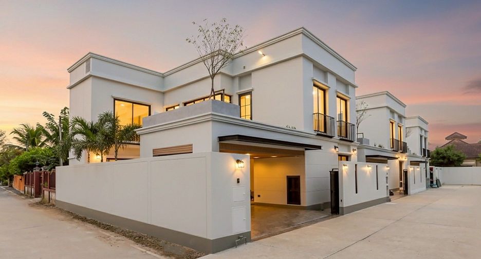 For sale 4 bedrooms villa in Mueang Chiang Mai, Chiang Mai