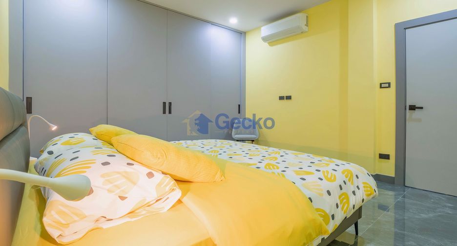 For sale 3 bedrooms condo in Na Jomtien, Pattaya