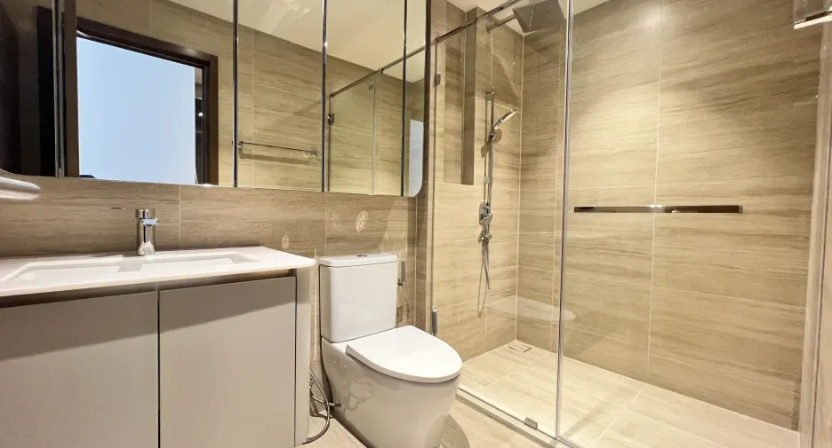 For rent 2 bedrooms condo in Khlong Toei, Bangkok