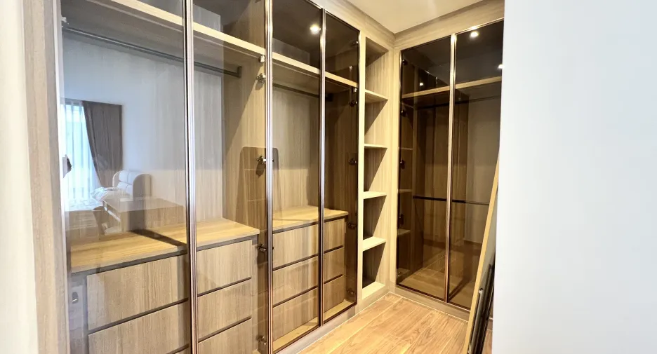 For rent 2 bedrooms condo in Khlong Toei, Bangkok